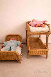 Set lettino e fasciatoio per bambole in rattan nat