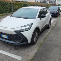 TOYOTA C-HR 1800 IBRIDA