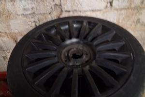 Cerchi e gomme per 500 da 16