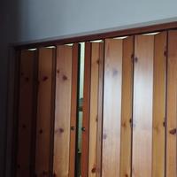 porta a soffietto in legno 