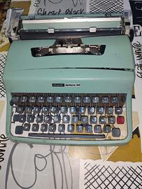 Macchina da scrivere Olivetti Lettera 32 vintage