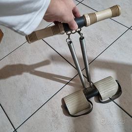 vogatore attrezzo palestra sport pesi fitness runn