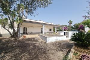 VILLA SINGOLA A FRANCAVILLA FONTANA