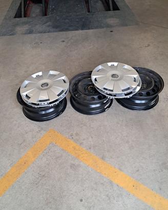  Cerchi in ferro con copri cerchi Audi A3