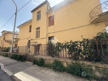 3 LOCALI A CATANZARO