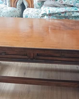 Tavolino in legno classico