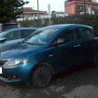 Lancia Ypsilon 1.0 FireFly 5 porte S&S Hybrid Gold
