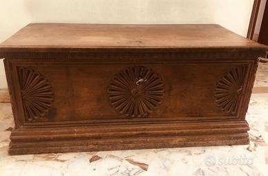 Cassapanca in legno