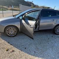 Lancia Delta 2.0 MJT TETTO/NAVI/PELLE 2.999€
