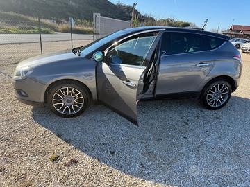 Lancia Delta 2.0 MJT TETTO/NAVI/PELLE 2.999€