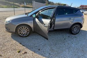 Lancia Delta 2.0 MJT TETTO/NAVI/PELLE 2.999€