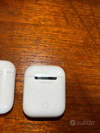 custodie originali Apple AirPods 1/2 (solo case)