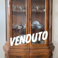 Elegante cristalliera classica