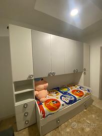 Cameretta più scrivania