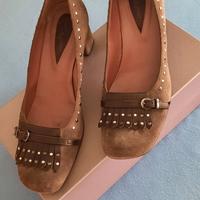 scarpa marrone in camoscio 