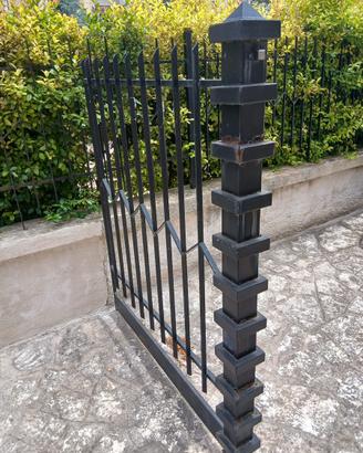 Ringhiera in ferro con colonnine terminali