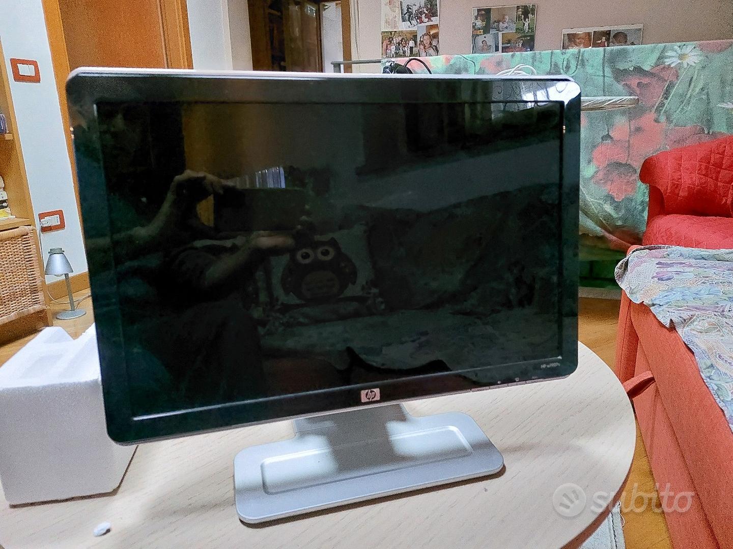 Vendo monitor usato con casse incorporate - Annunci Piacenza