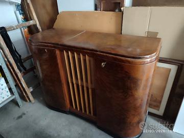 mobile in radica con bar radio e giradischi 