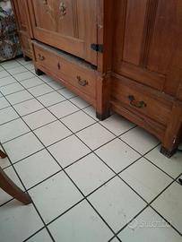 Armadio in legno ciliegio 