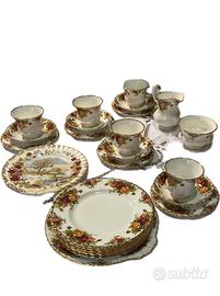 Servizio di tazze e piatti