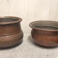 n.2 vecchi portavasi in rame