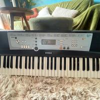 tastiera yamaha YTP 200