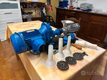 Tritacarne elettrico Tre Spade 22