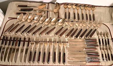 Servizio Posate Legno Ciliegio e Ottone 8 Coperti