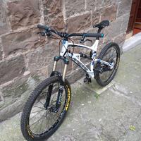 Bici downhill Lapierre Spicy 516