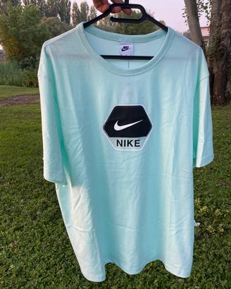 Nike Hexagon Logo T-Shirt – Verde Menta