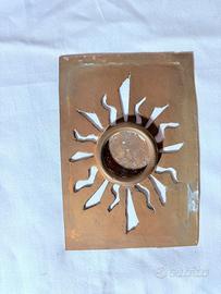 Antico portacandela in ottone a forma di Sole