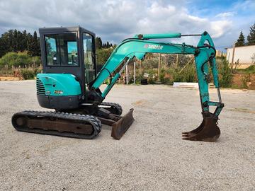 ESCAVATORE 35 K CON MARTELLO