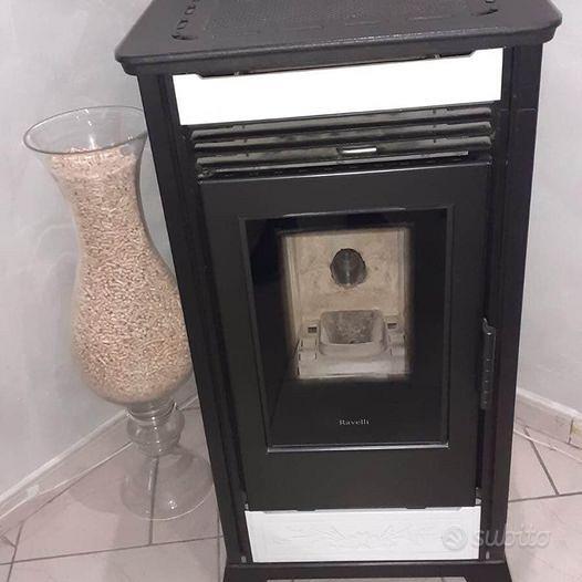 Stufa a pellet “ Ravelli” r80 8.0 kw - Elettrodomestici In vendita a Foggia