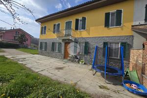 CASA SEMINDIPENDENTE A SAN DAMIANO D'ASTI