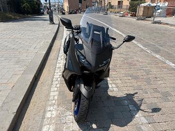 Tmax 560 modello 2025