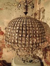 Lampadario antico a gocce di cristallo