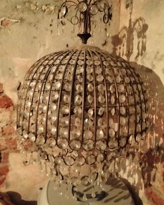 Lampadario antico a gocce di cristallo