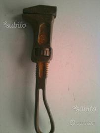 Chiave a pappagallo antica