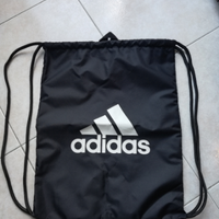 Sacca Adidas nera con logo bianco