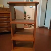 Mobiletto a libreria con rotelle