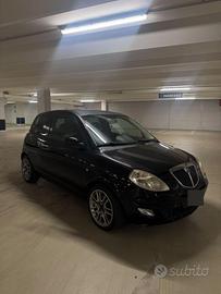 Lancia y momo design