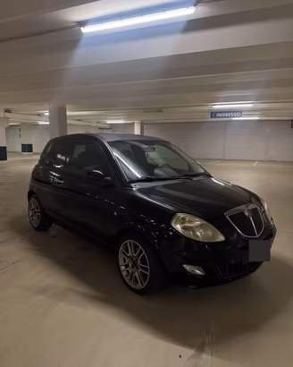 Lancia y momo design