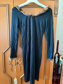 Vestito Nero Tubino con Bordo in Pelliccia