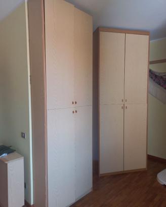 2 armadi di legno