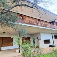 Prestigiosa villa singola con vista mare