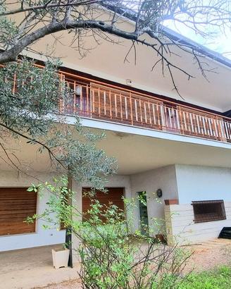 Prestigiosa villa singola con vista mare