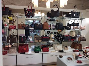 Arredamento per negozio – scaffali, mensole, banco