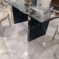 Tavolo in cristallo molato