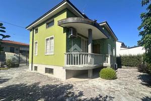 VILLA SINGOLA A TREZZO SULL'ADDA