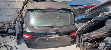 portellone posteriore cofano maserati levante 2017
